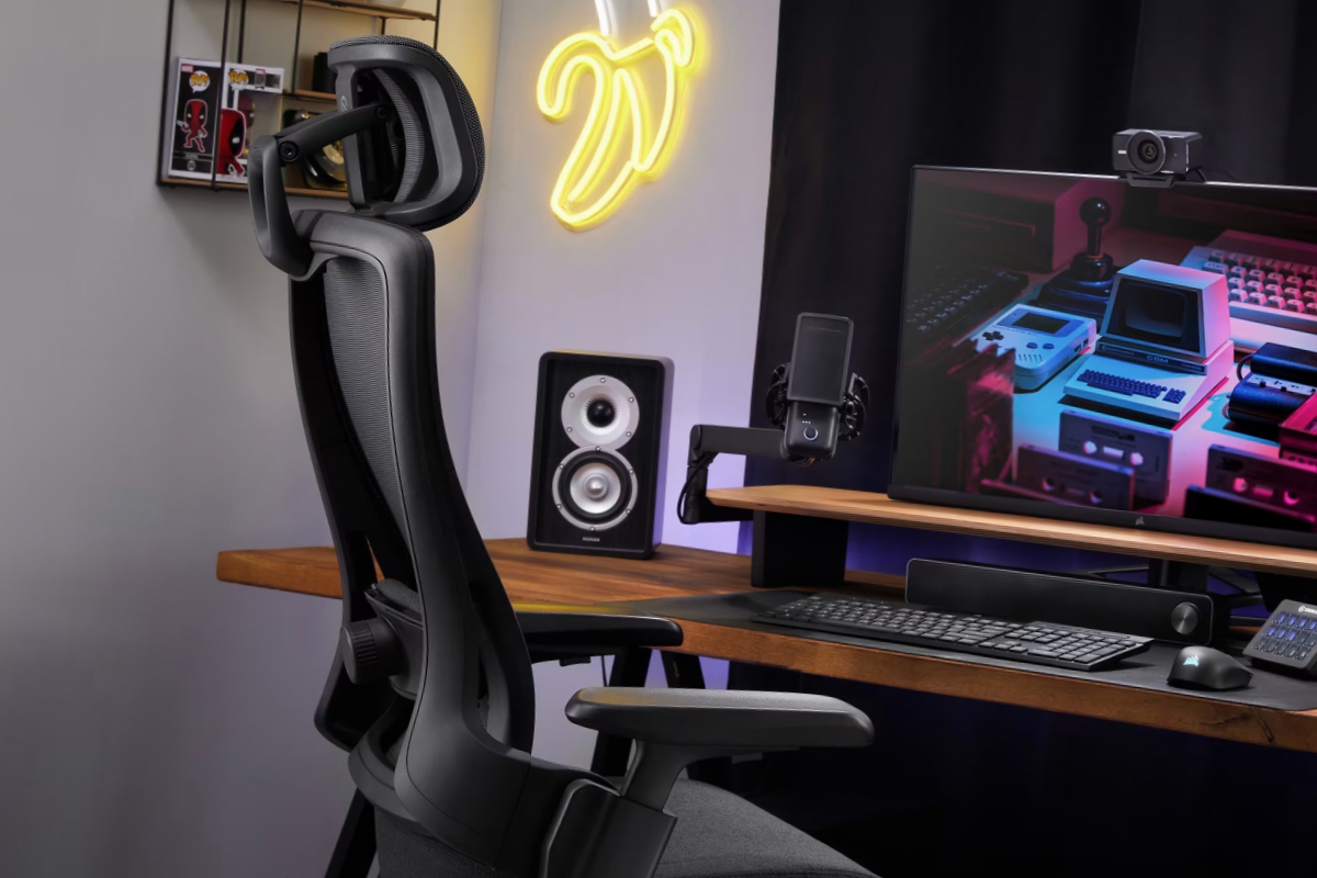 Elgato présente Embrace, une chaise ergonomique au design sobre et au dossier en résille conçue pour les créateurs qui passent des heures devant la caméra