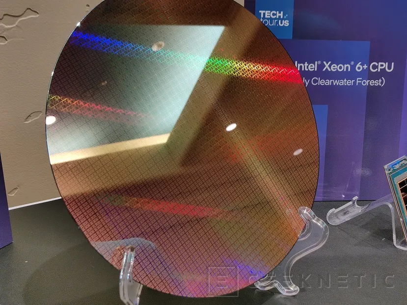 Geeknetic Xeon 6+ ClearWater Forest : double densité et CPU 3D avec 288 cœurs 2