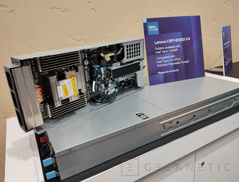 Geeknetic Xeon 6+ ClearWater Forest : double densité et CPU 3D avec 288 cœurs 11