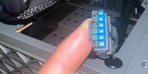 Une autre carte AMD Sapphire en vedette dans un cas de brûlure dans le connecteur 16 broches