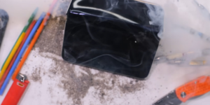 Le Google Pixel 10 Pro Fold s’enflamme lors du test d’endurance de JerryRigEveryghing