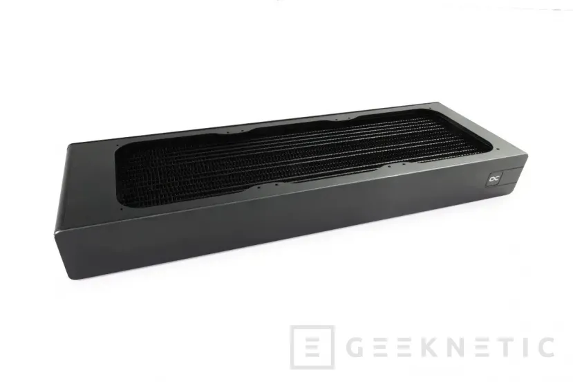 Geeknetic Alphacool lance des radiateurs Core XT45 en cuivre pur avec 16 canaux et panneaux magnétiques interchangeables pour une efficacité et un design maximum 2