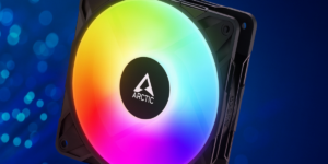 ARCTIC lance le P12 Pro Reverse A-RGB, son premier ventilateur à flux inversé et 12 LED adressables pour des configurations plus propres et plus silencieuses