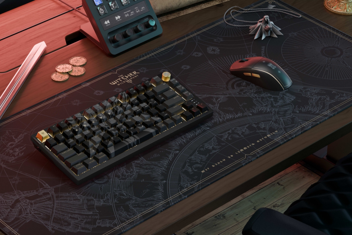 Corsair a présenté un clavier, une souris et un tapis de souris avec des motifs du jeu pour le 10e anniversaire de The Witcher 3