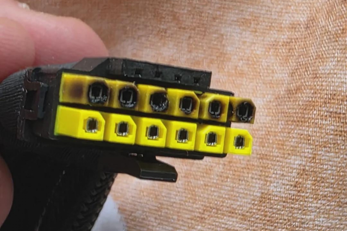 De plus en plus d'utilisateurs signalent des brûlures sur les adaptateurs jaunes que MSI inclut avec ses graphiques NVIDIA RTX