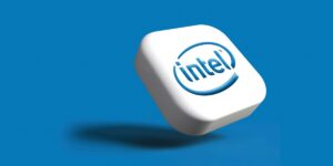 Intel veut rivaliser avec NVIDIA sur le coût : son nouveau GPU pour l’IA utilisera 160 Go de mémoire LPDDR5X au lieu de HBM