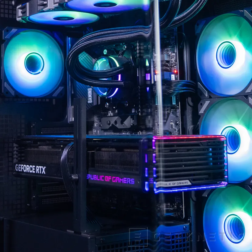 Geeknetic Nouveaux boitiers Sharkoon Elite Shark CM100 et CA500, vision panoramique, double radiateur et compatibilité avec les plaques BTF 4