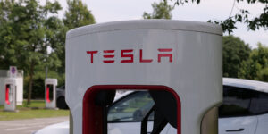 La disponibilité en temps réel des Superchargeurs Tesla arrive sur Google Maps