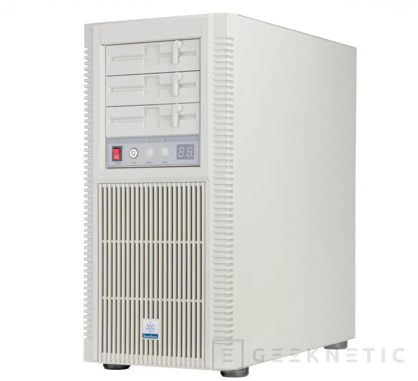 Geeknetic Si le design des PC Vintage vous manque, le nouveau boîtier SilverStone FLP03 possède même le bouton turbo et le panneau de disquette 2