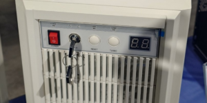 Si le design des PC Vintage vous manque, le nouveau boîtier SilverStone FLP03 possède même le bouton turbo et le panneau du lecteur de disquette.