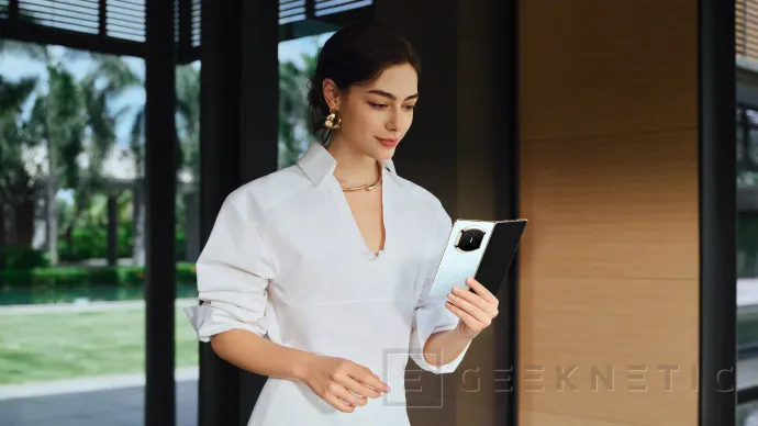 Geeknetic Le HUAWEI MATE X7 dévoile son design quelques jours après sa présentation, 3 coloris disponibles et un design plus fin 2