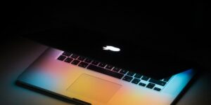 Le MacBook Pro ne sera pas le seul à disposer d’un écran OLED car Apple prévoit la même chose pour l’Air