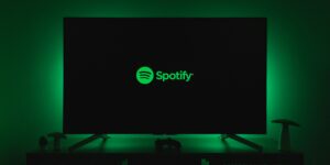 Spotify compte déjà 500 000 podcasts vidéo et une alliance avec Netflix : c’est ainsi qu’il construit son alternative à YouTube