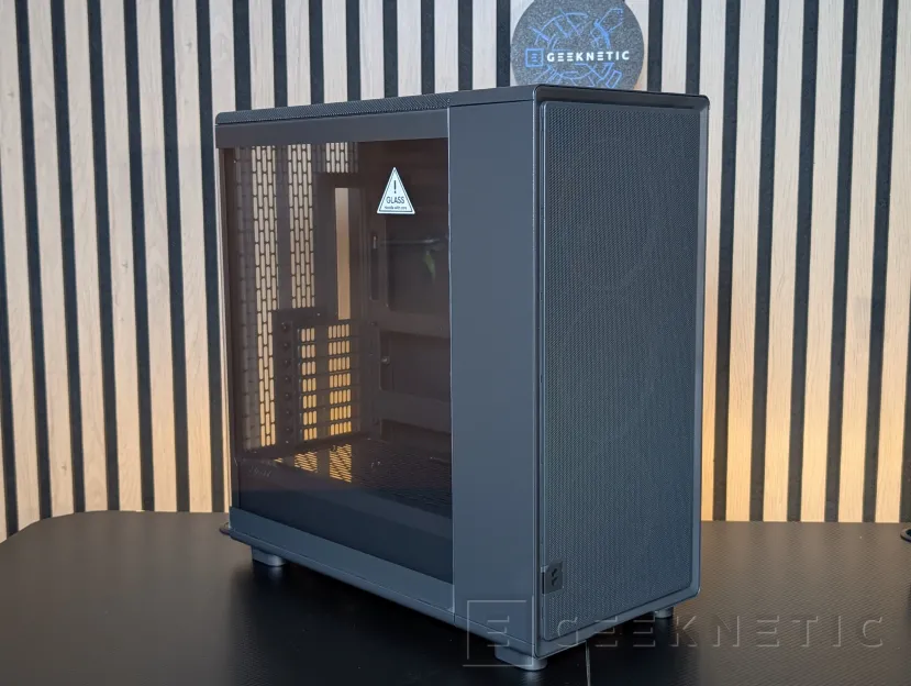 Geeknetic Fractal Design Epoch XL RGB Revue 2