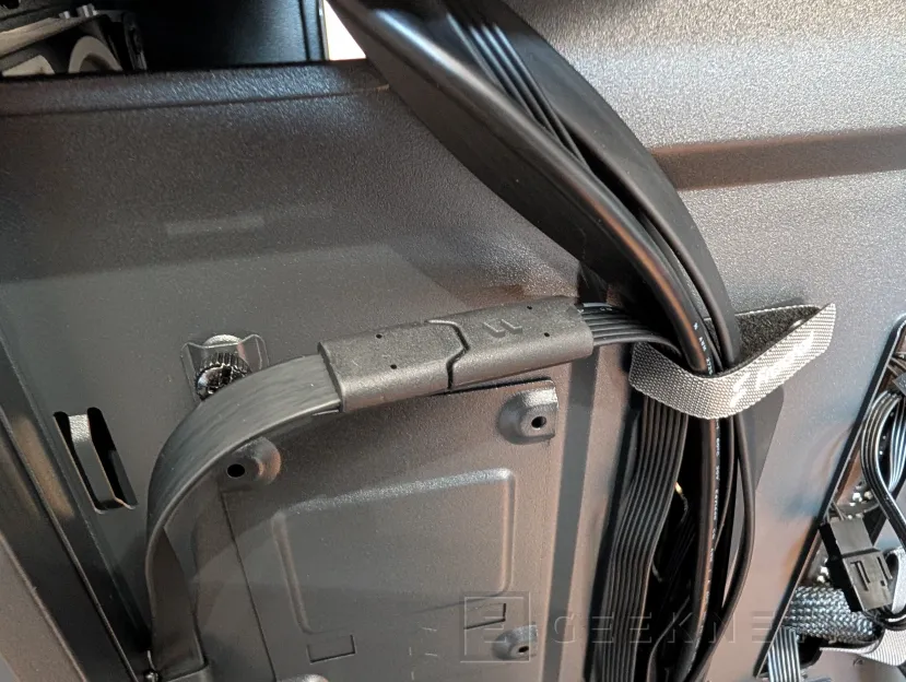 Examen Geeknetic Fractal Design Epoch XL RVB 8