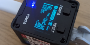 De graves failles de sécurité découvertes dans le KVM distant NanoKVM : il possède un microphone caché et envoie des données en Chine