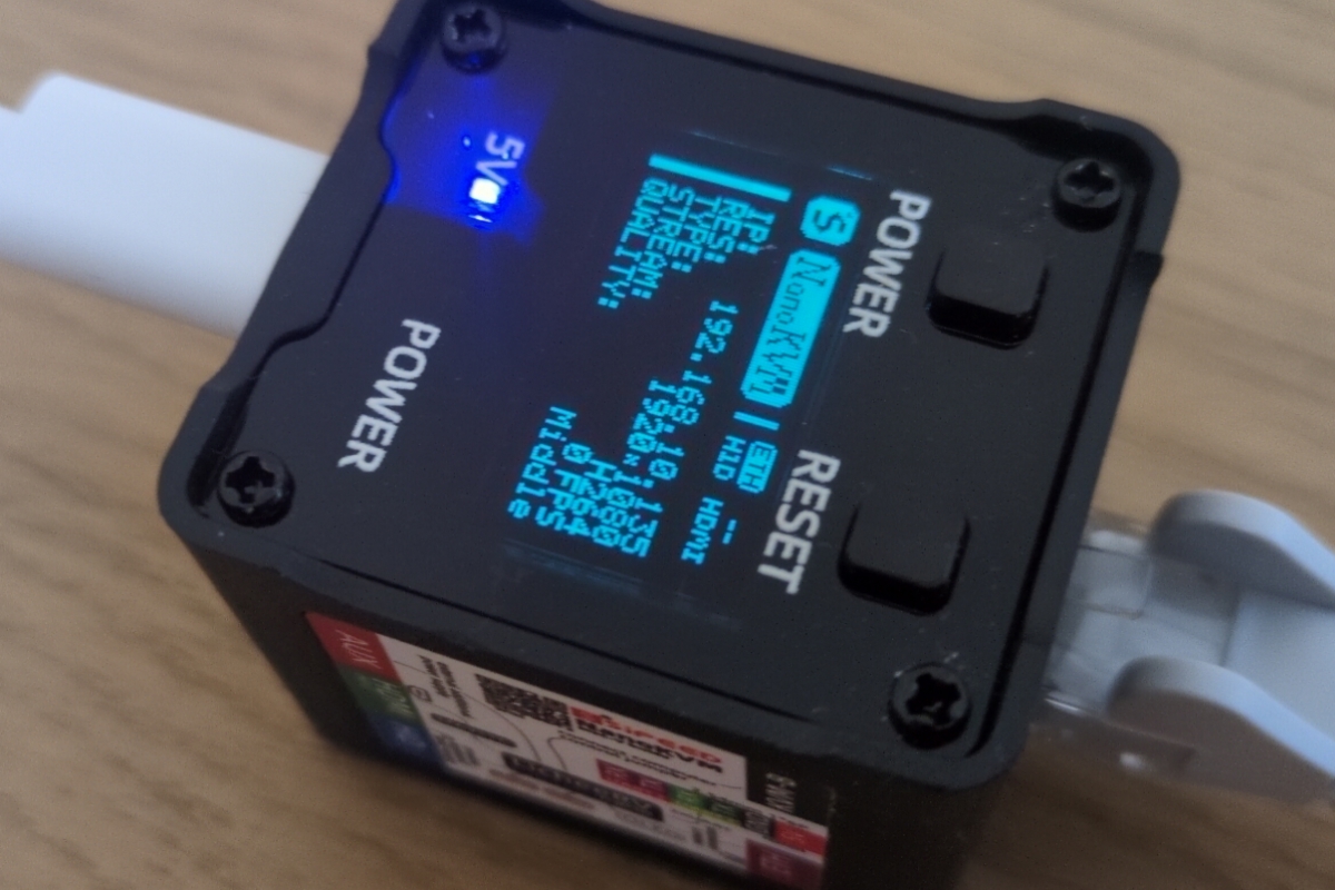 De graves failles de sécurité découvertes dans le KVM distant NanoKVM : il possède un microphone caché et envoie des données en Chine