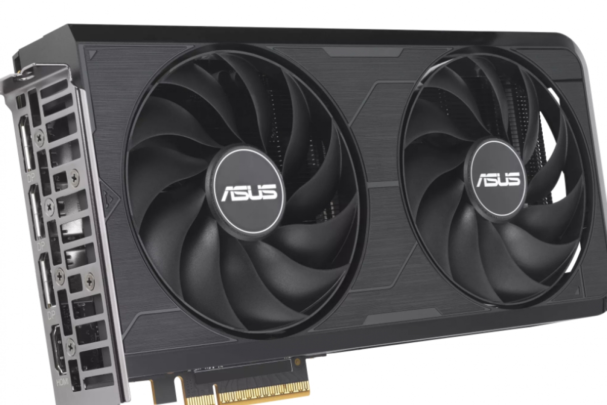 Le nouveau ASUS DUAL RTX 5060/Ti EVO réduit son épaisseur ainsi que son connecteur PCI Express, passant de x16 à x8