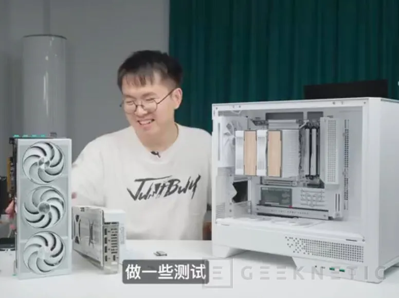 Geeknetic Une chaîne vidéo inspecte le Sapphire RX 9070 XT Nitro+ Aurora Edition et son adaptateur Phantom Link avant le CES 2026 3