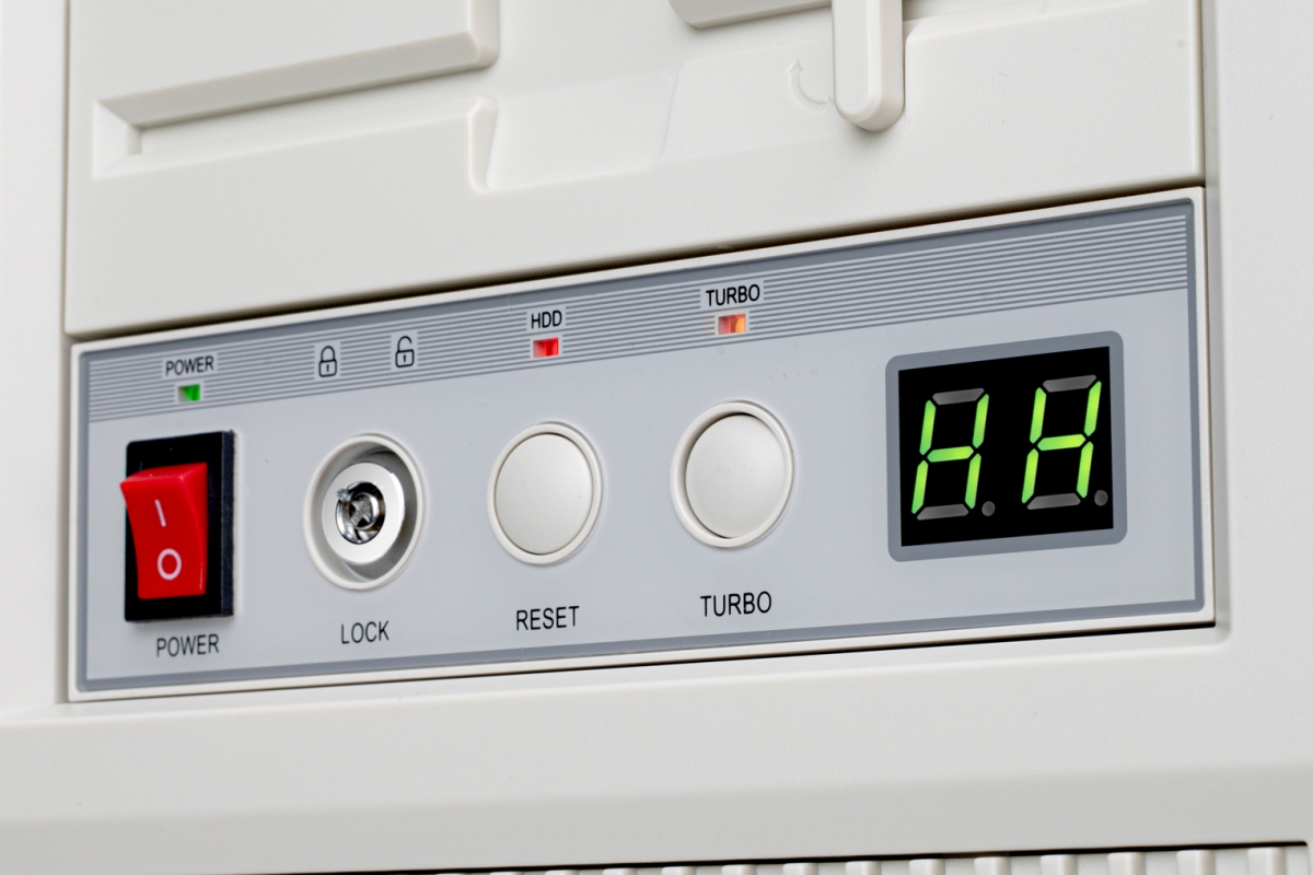 SilverStone FLP02 : design rétro des années 90 dans un boîtier prenant en charge le refroidissement liquide et jusqu'à un RTX 5090