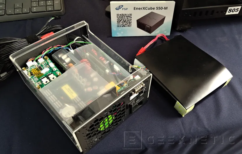 Geeknetic FSP EneXBar et EnerXCube : Alimentations à l'épreuve des coupures de courant grâce à leur batterie intégrée 2
