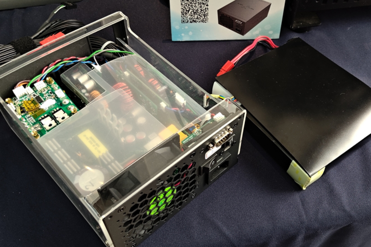 FSP EneXBar et EnerXCube : Alimentations anti-panne grâce à leur batterie intégrée