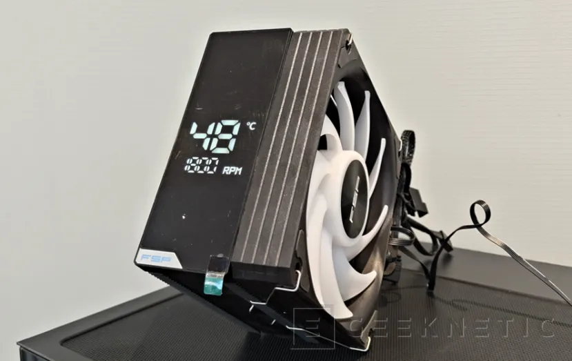 Les nouveaux dissipateurs thermiques de Geeknetic FSP et le RL AiO intègrent des écrans pour afficher la température du processeur 3