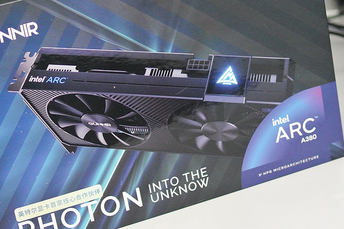 Intel atteint pour la première fois 1 % de part de marché avec sa carte graphique dédiée Intel Arc