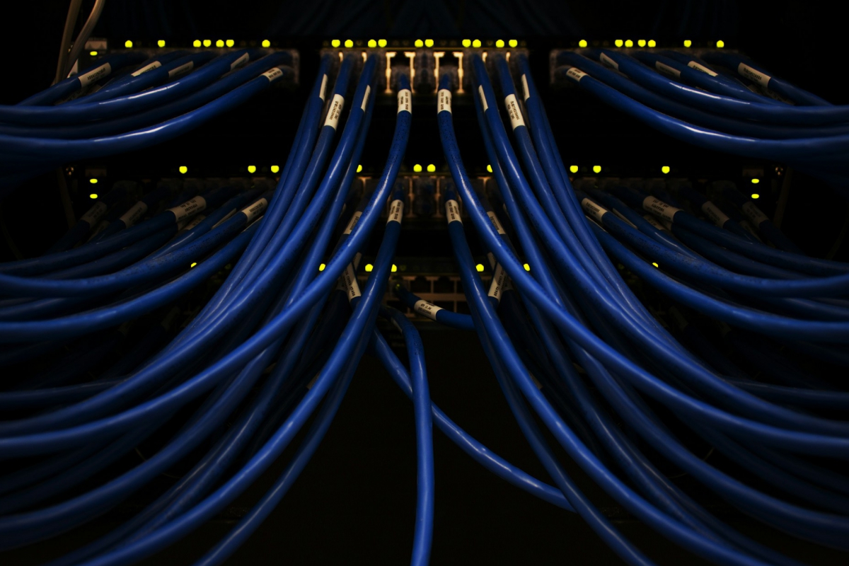 Le PDG de NVIDIA met en garde contre la lenteur de l'Occident : les États-Unis mettent trois ans pour construire un centre de données et la Chine le fait en quelques jours