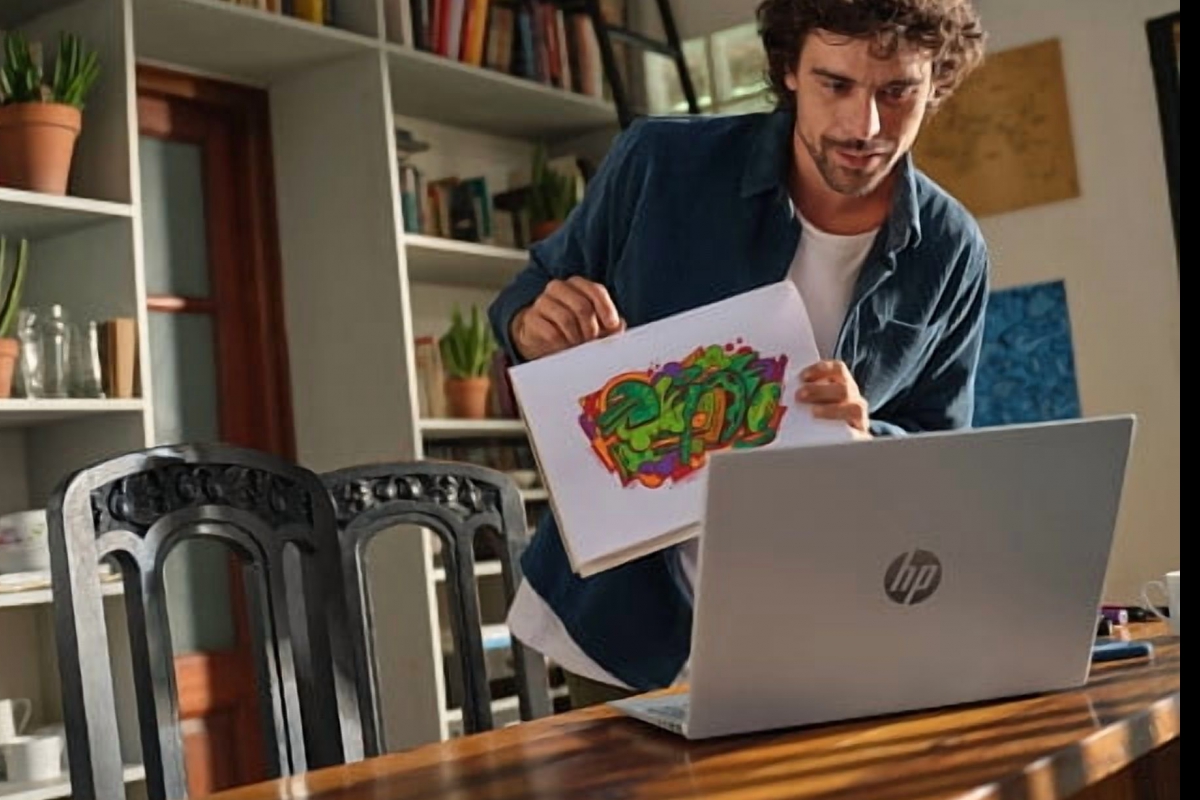 Le premier ordinateur portable avec Intel Panther Lake apparaît, un HP OmniBook X Flip 16 avec le Core Ultra 7 355