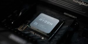 Les premiers benchmarks de l’AMD Ryzen 7 9850X3D indiquent qu’il pourrait atteindre 5,6 GHz