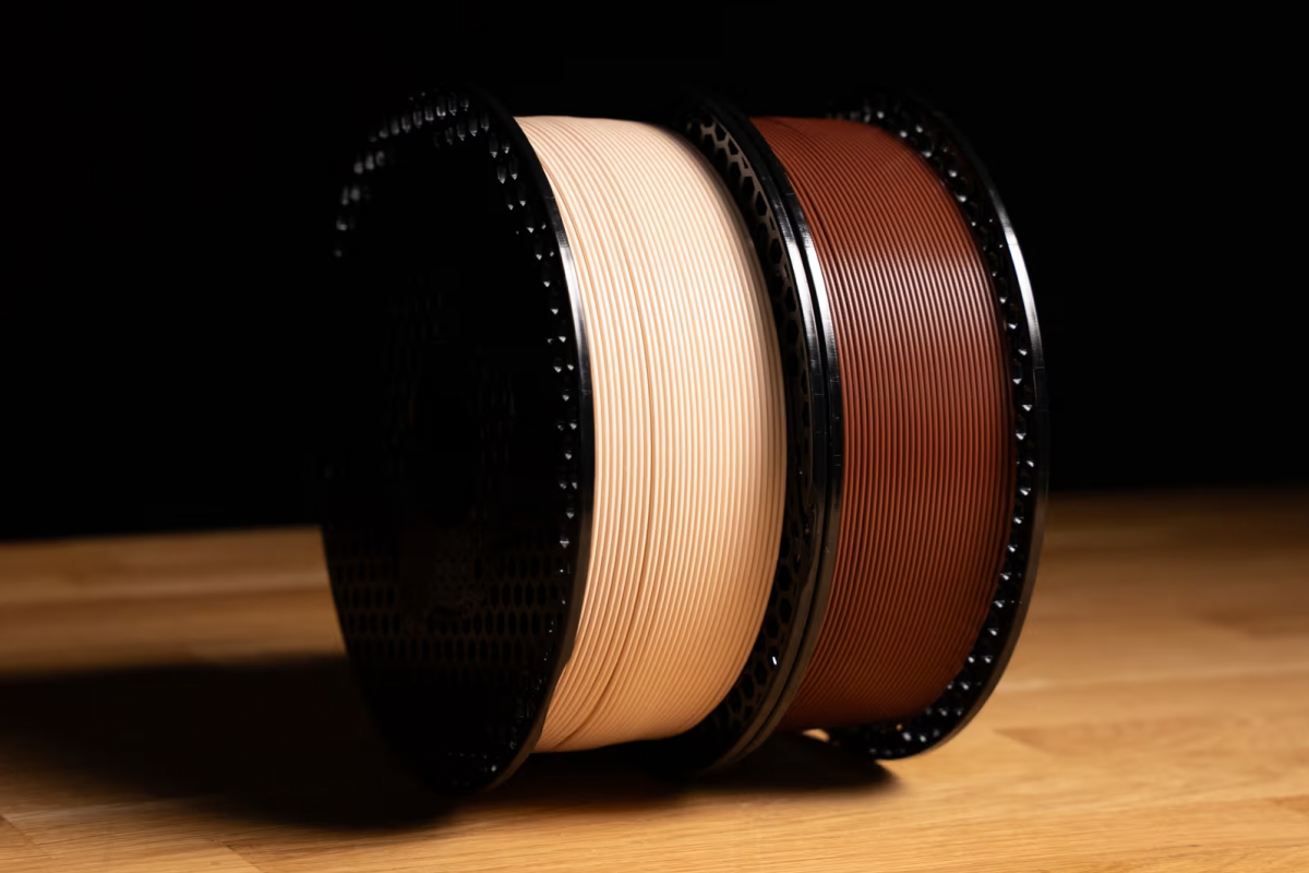 Noctua et Prusa présentent le filament PLA aux couleurs emblématiques et caractéristiques Beige et Marron