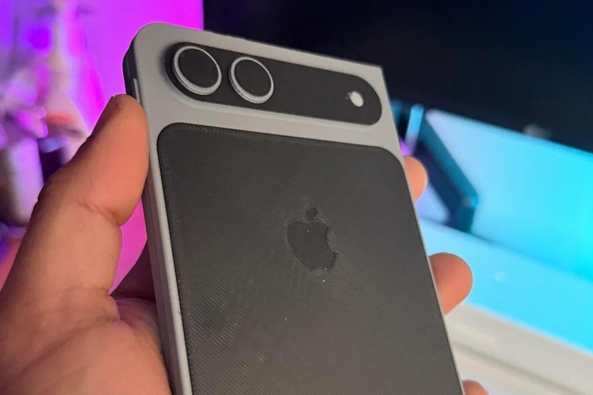 Premièrement, certaines CAO du supposé iPhone pliable ont été divulguées. Ensuite, quelqu'un a réalisé une maquette qui anticipe sa conception