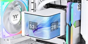 Thermaltake propose désormais sa RL MAGCurve 360 ​​​​Ultra ARGB Sync avec écran incurvé disponible à partir de 349,90 euros