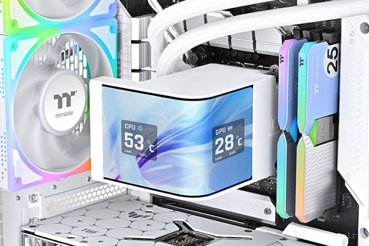 Thermaltake propose désormais sa RL MAGCurve 360 ​​​​Ultra ARGB Sync avec écran incurvé disponible à partir de 349,90 euros