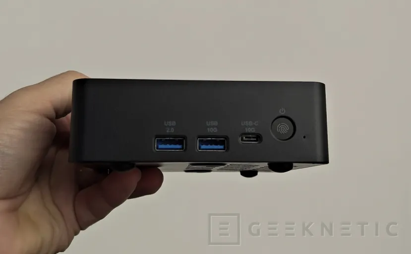 Geeknétique Nouveau Cubi NUC AI+ 3MG. Le premier mini PC de MSI avec Intel Panther Lake 3