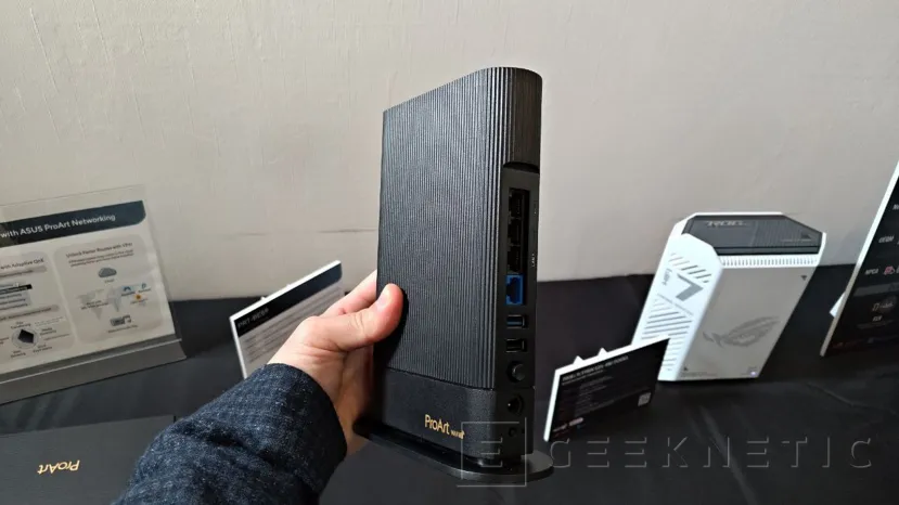 Geeknetic News dans les réseaux ASUS pour 2026 : du concept WiFi 8 NeoCore aux nouveaux routeurs et commutateurs WiFi 7 4