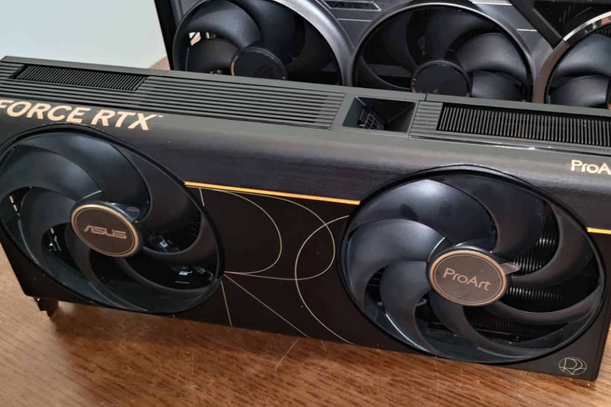 ASUS ProArt GeForce RTX 5090 32 Go GDDR7 OC Edition, le GPU le plus puissant désormais au format SFF à 2,5 emplacements