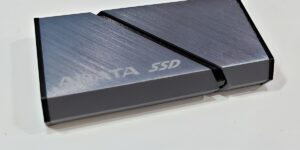 ADATA présente ses nouveaux SSD externes BulletX avec USB4 et TapSafe avec déverrouillage NFC au CES 2026