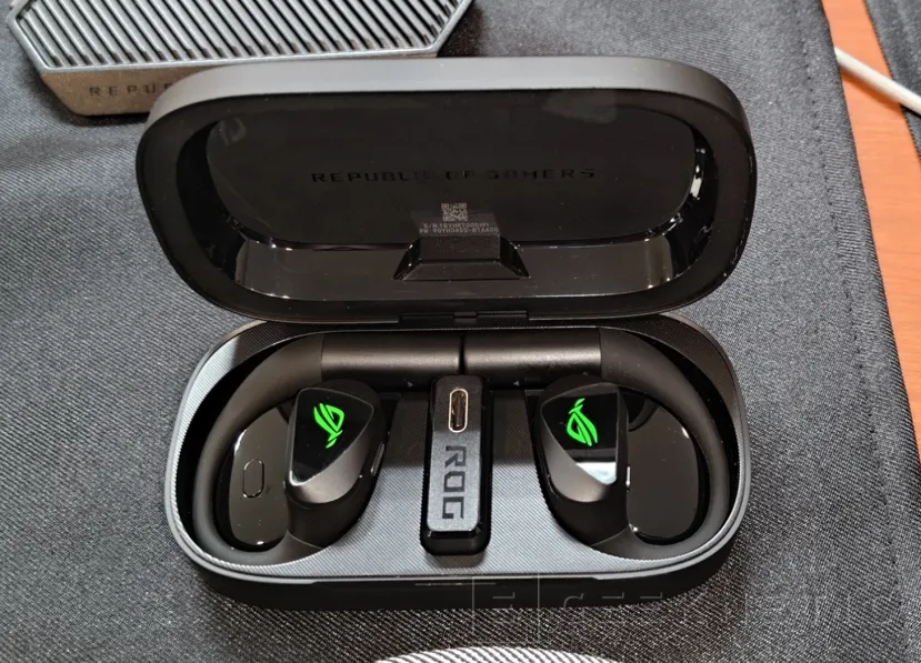 Geeknetic News dans les périphériques ASUS ROG : claviers magnétiques, écouteurs hautes performances et nouvelle gamme Kojima Productions 2