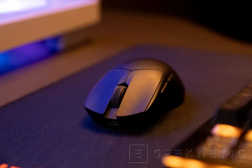 Geeknétique, taisez-vous ! entre dans le domaine des souris gamer avec la série Dark Perk : 55 grammes et 8 000 Hz pour 109 euros 2