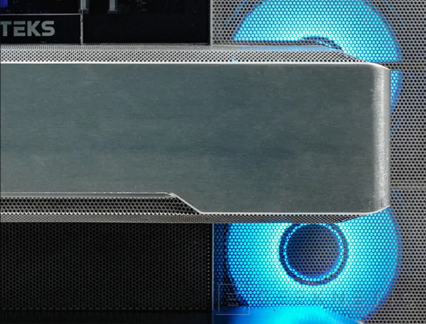 Geeknetic Phanteks a présenté l'EXO 626, un châssis conceptuel ouvert qui sépare les composants par zones 2