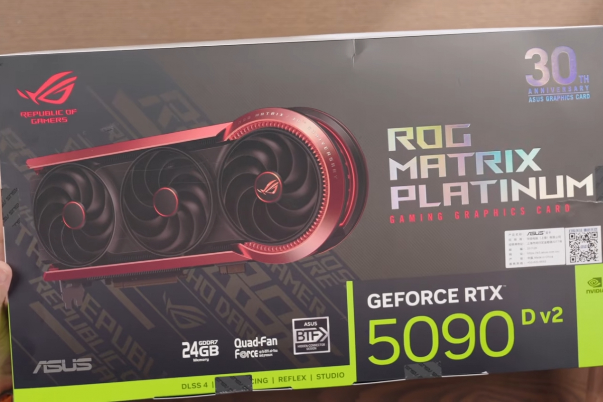 ASUS propose également le ROG RTX 5090 MATRIX Special Edition disponible pour la Chine avec 24 Go de VRAM