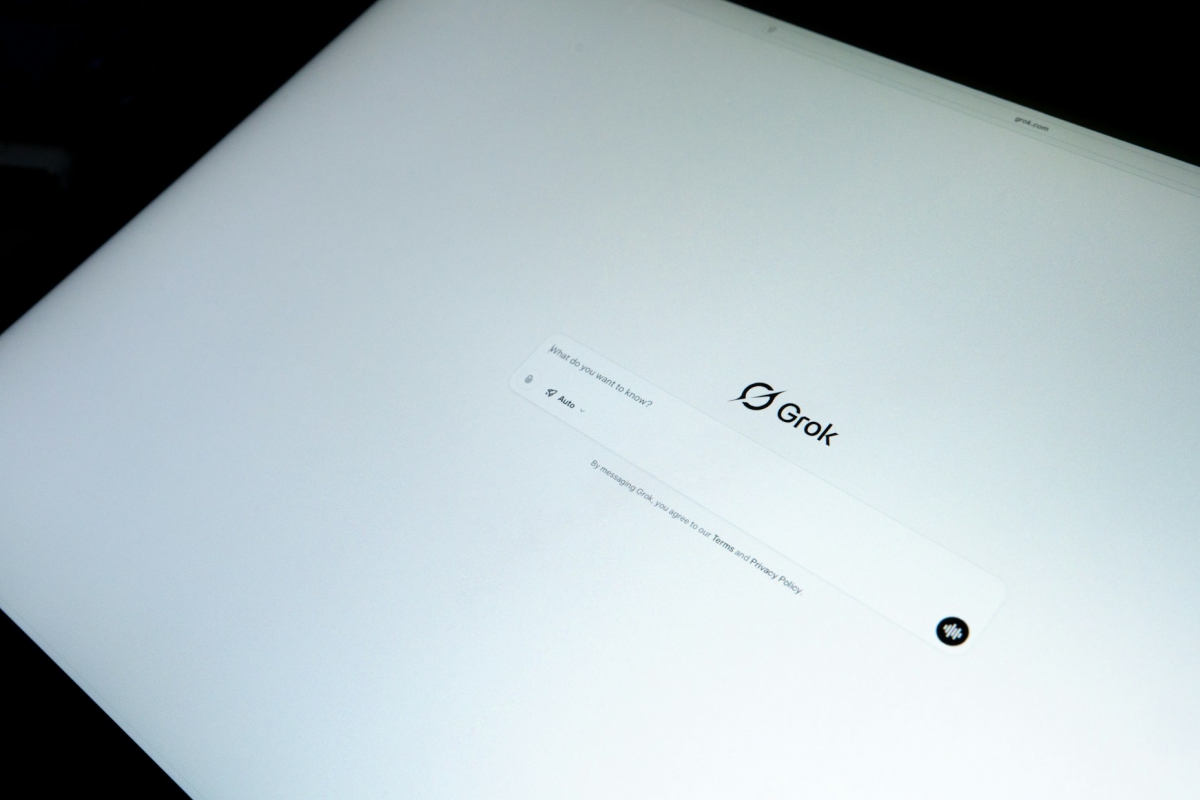 ChatGPT commence à utiliser Grokipedia d'Elon Musk comme source d'informations