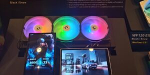 Écran 7 pouces et 3 ventilateurs avec cadre unique sur le RL AiO Thermaltake ST360 Ultra ARGB Sync