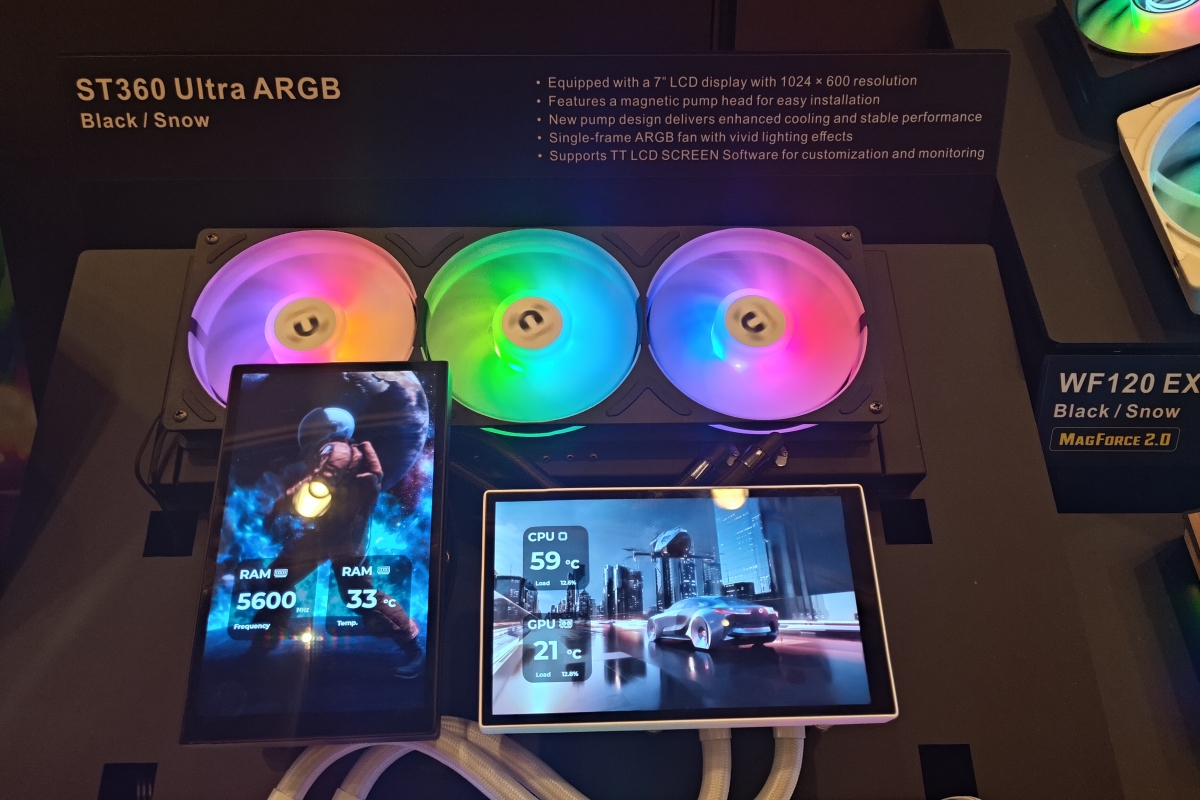 Écran 7 pouces et 3 ventilateurs avec cadre unique sur le RL AiO Thermaltake ST360 Ultra ARGB Sync