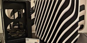 HYTE défie les limites du design au CES 2026 : du concept « impossible » Z90 à la réalité du boîtier X50