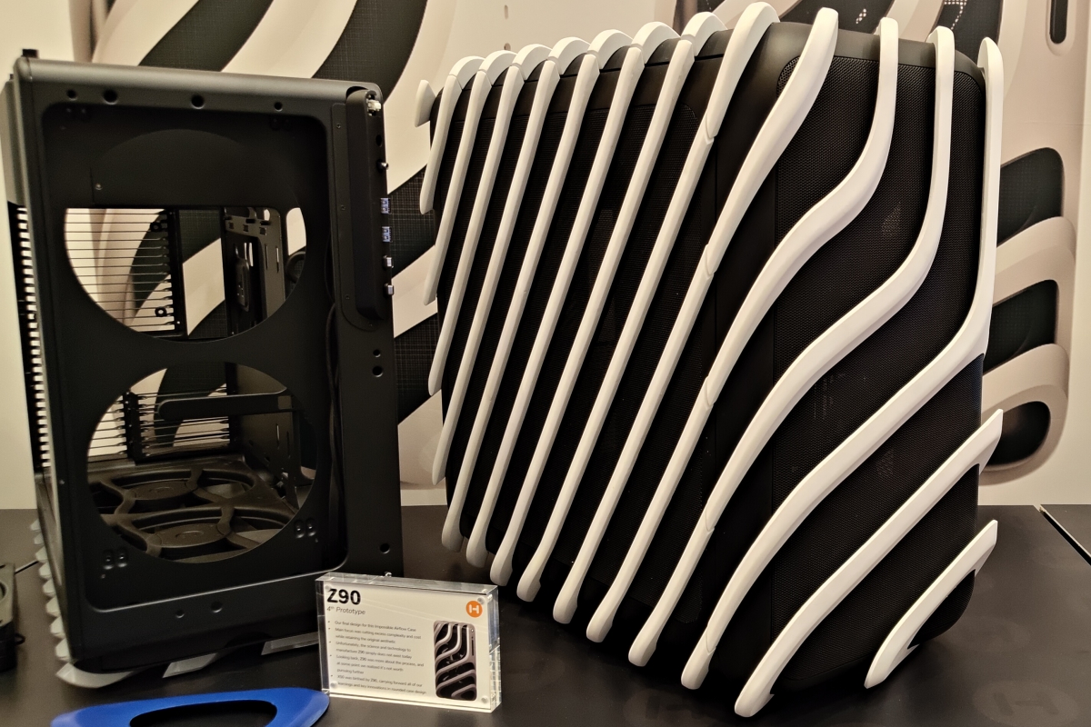 HYTE défie les limites du design au CES 2026 : du concept « impossible » Z90 à la réalité du boîtier X50