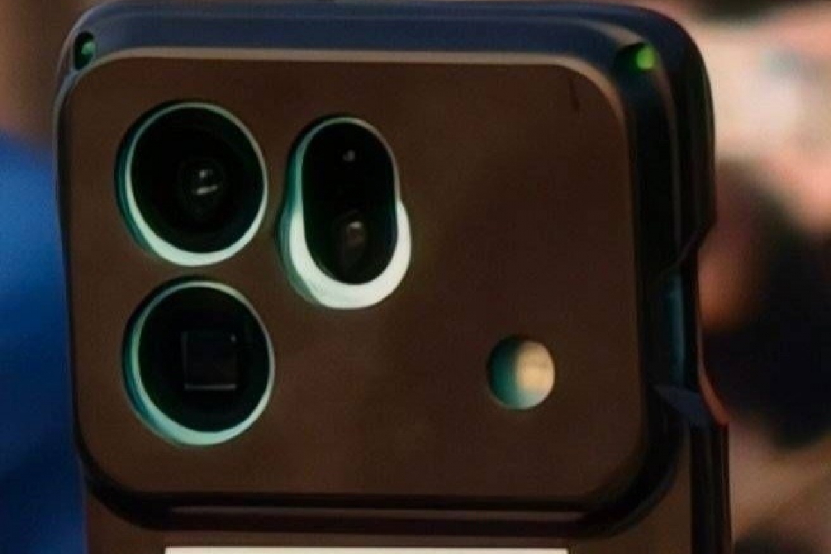 L'Oppo Find X9s a été vu dans des images confirmant sa disposition à triple caméra arrière avec téléobjectif périscopique