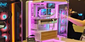 Le boîtier Thermaltake Core PX Infinity WS ARGB ajoute des détails en bois pour une touche élégante